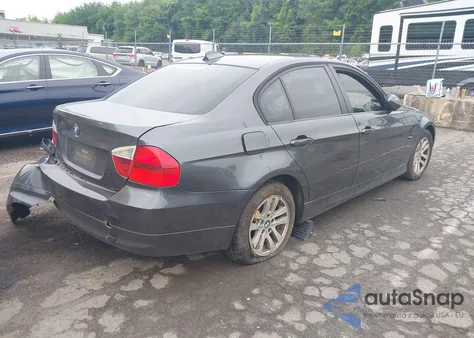 2006 BMW 325Xi из США, поврежденный, VIN WBAVD135X6KV03424